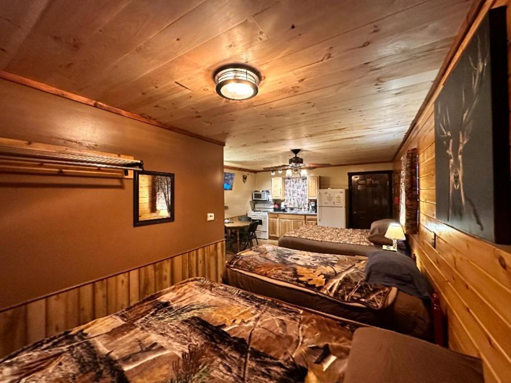 Best Bear Lodge & Campground Irons Eksteriør billede