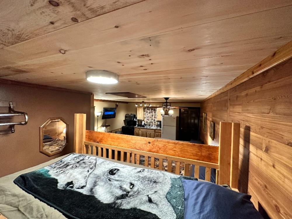Best Bear Lodge & Campground Irons Eksteriør billede